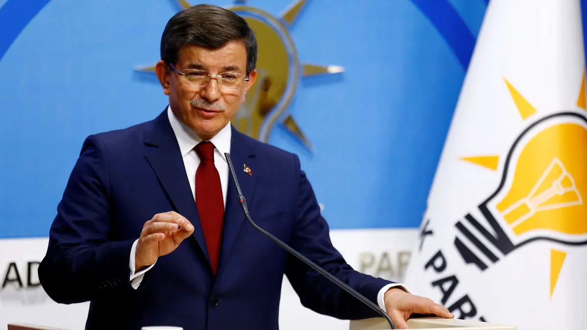 داوود أوغلو يعلق على قرار فصله من حزب العدالة والتنمية التركي