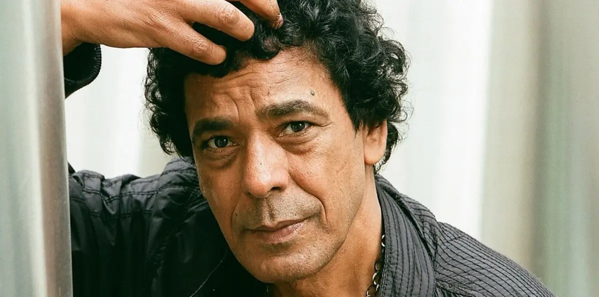 بعد أنباء تدهور صحته.. محمد منير: "أنا زي الفل وحزين بسبب الإشاعات"