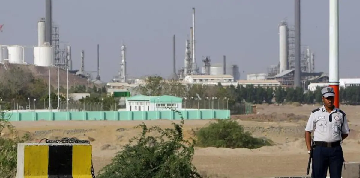 اليمن والصين يوقعان على تجديد مذكرة تحديث مصافي عدن‎