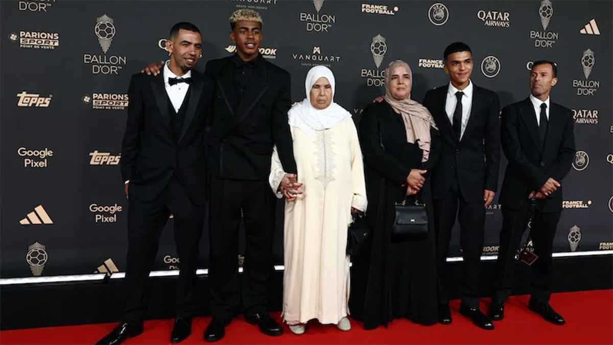 ضرر أخلاقي.. غضب عارم من والد لامين يامال بعد خسارة الكرة الذهبية (فيديو)