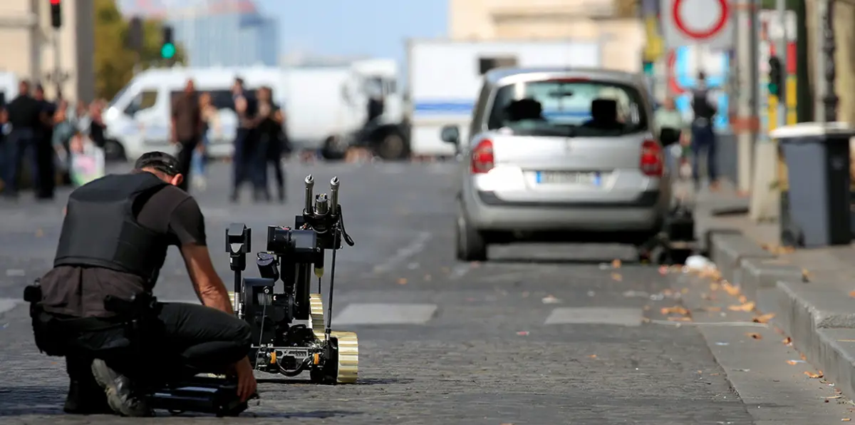 بعد فحص سيارة "مريبة" في باريس.. فرنسا: لا تهديد أمنيًا