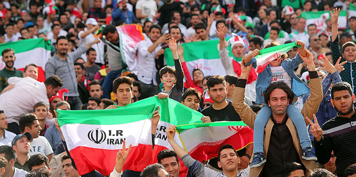 إيران تحظر التدخين في ملاعبها