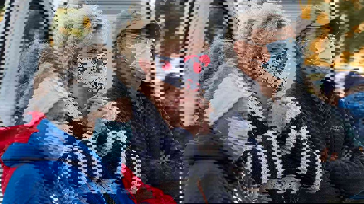 أمريكا تطالب الملقحين بوضع الكمامة مجددًا في الأماكن عالية الخطورة