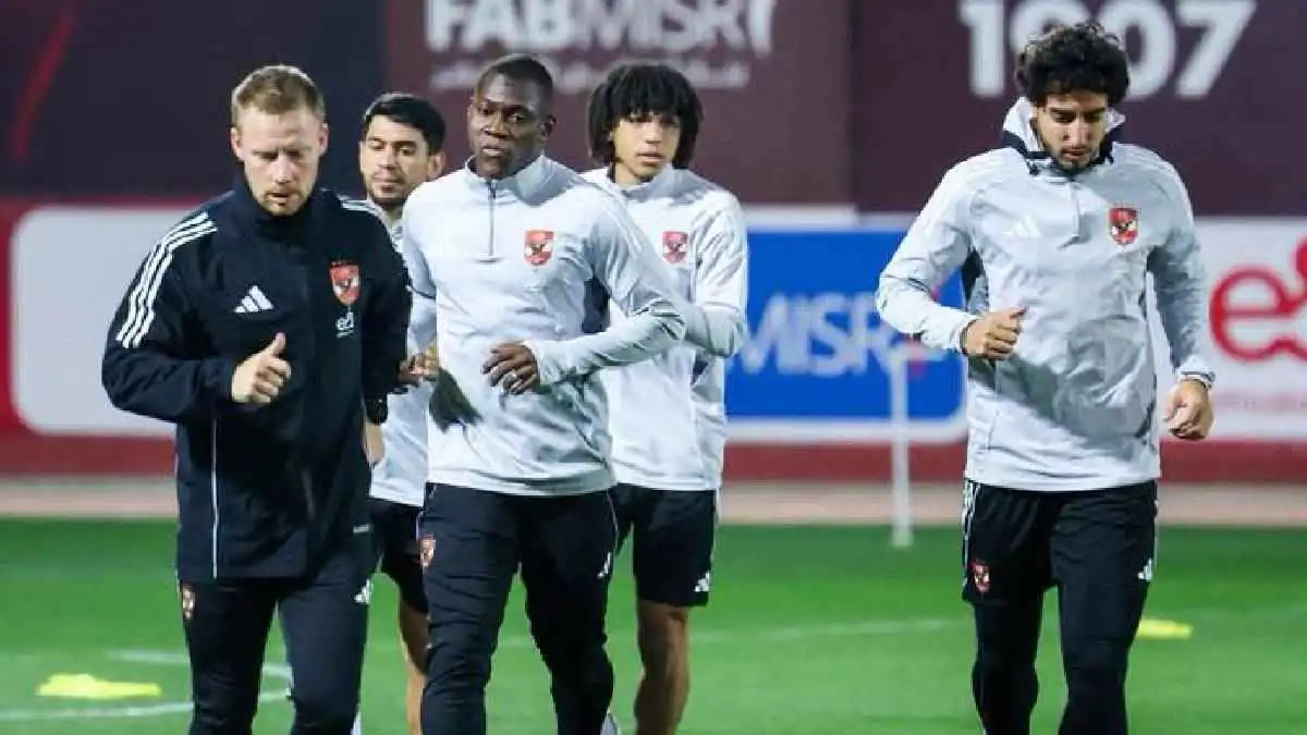 الهروب الكبير.. 4 أسباب لرحيل نجوم الأهلي المصري "مجاناً"