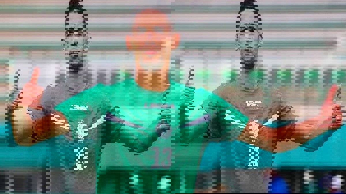 بدر بانون مدافع الرجاء يبكي ويقبل القائم عقب الهزيمة من الزمالك (فيديو)