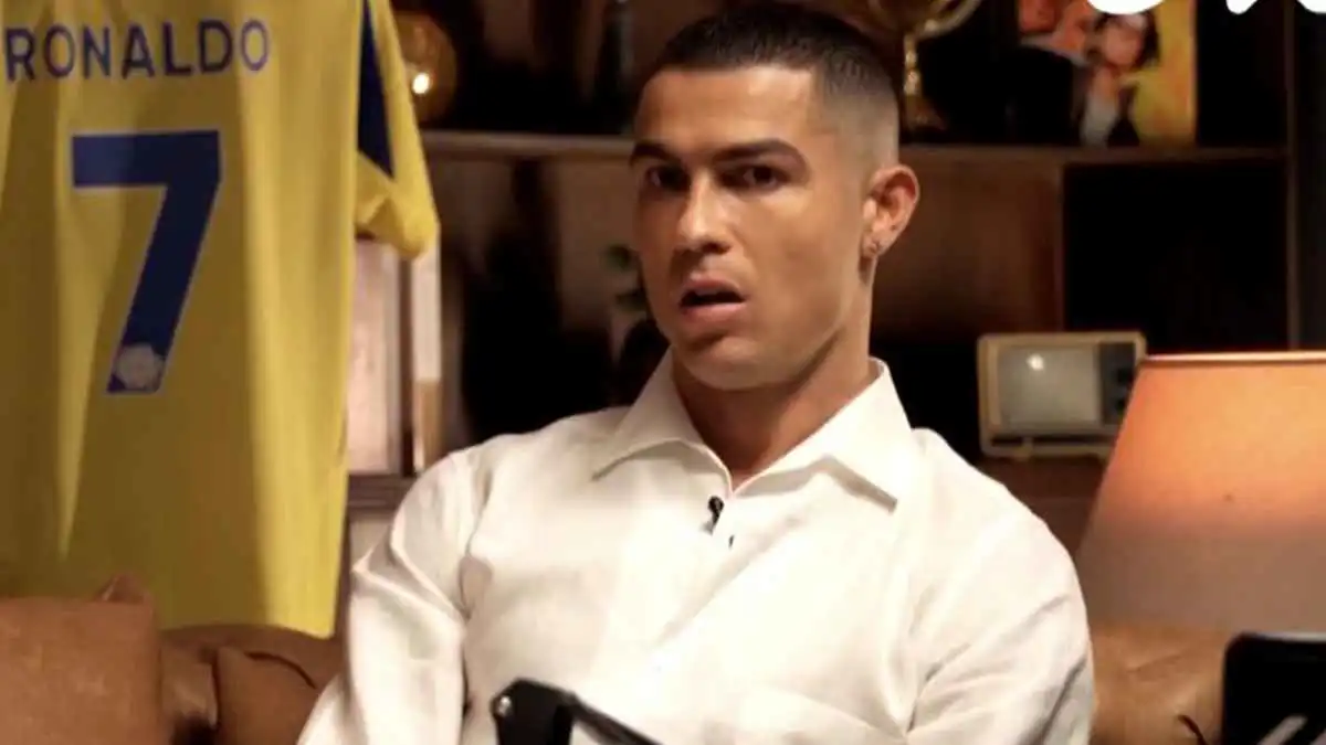 رقم لا يصدق.. كم عدد السيارات التي يملكها كريستيانو رونالدو؟ (فيديو)