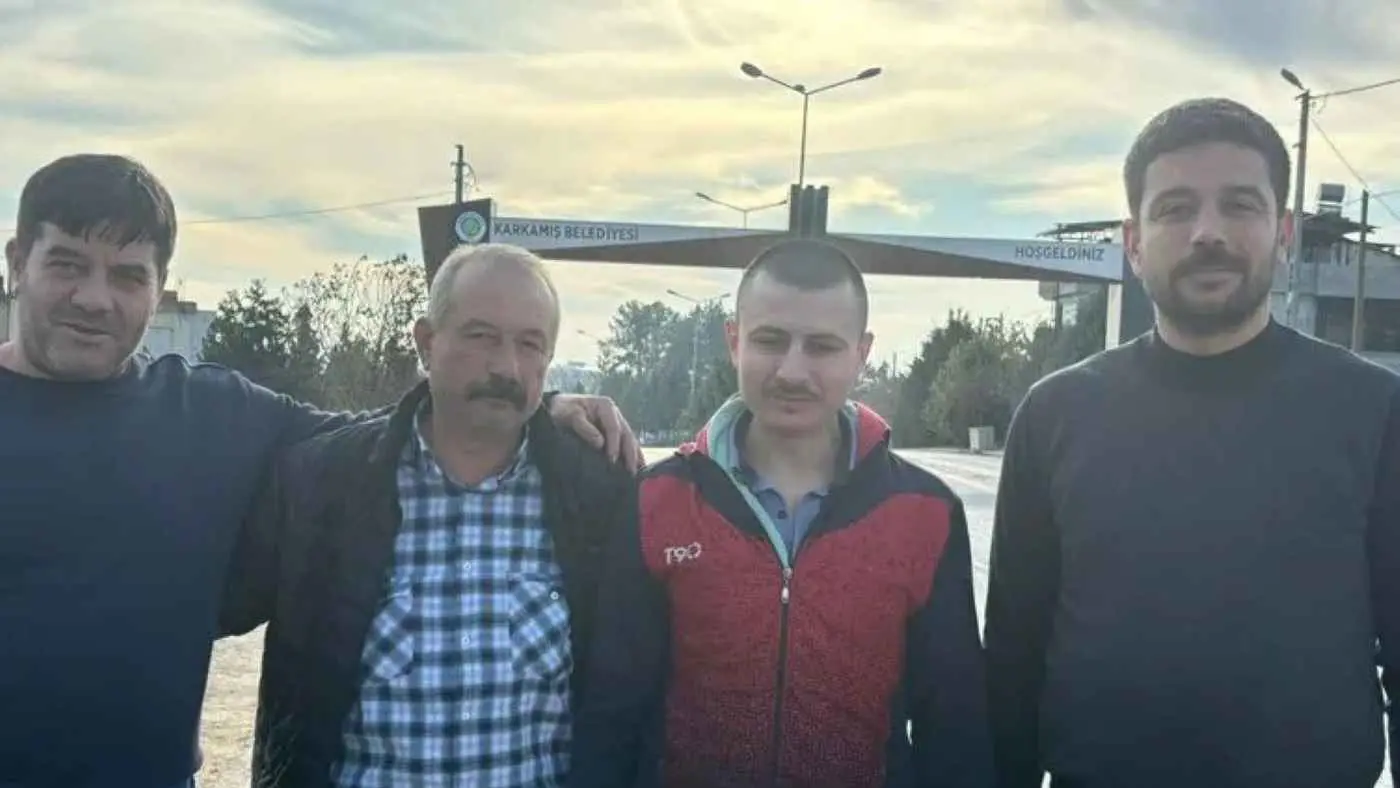 وجهته كانت غزة.. العثور على بائع زهور تركي في سجون سوريا (صور)