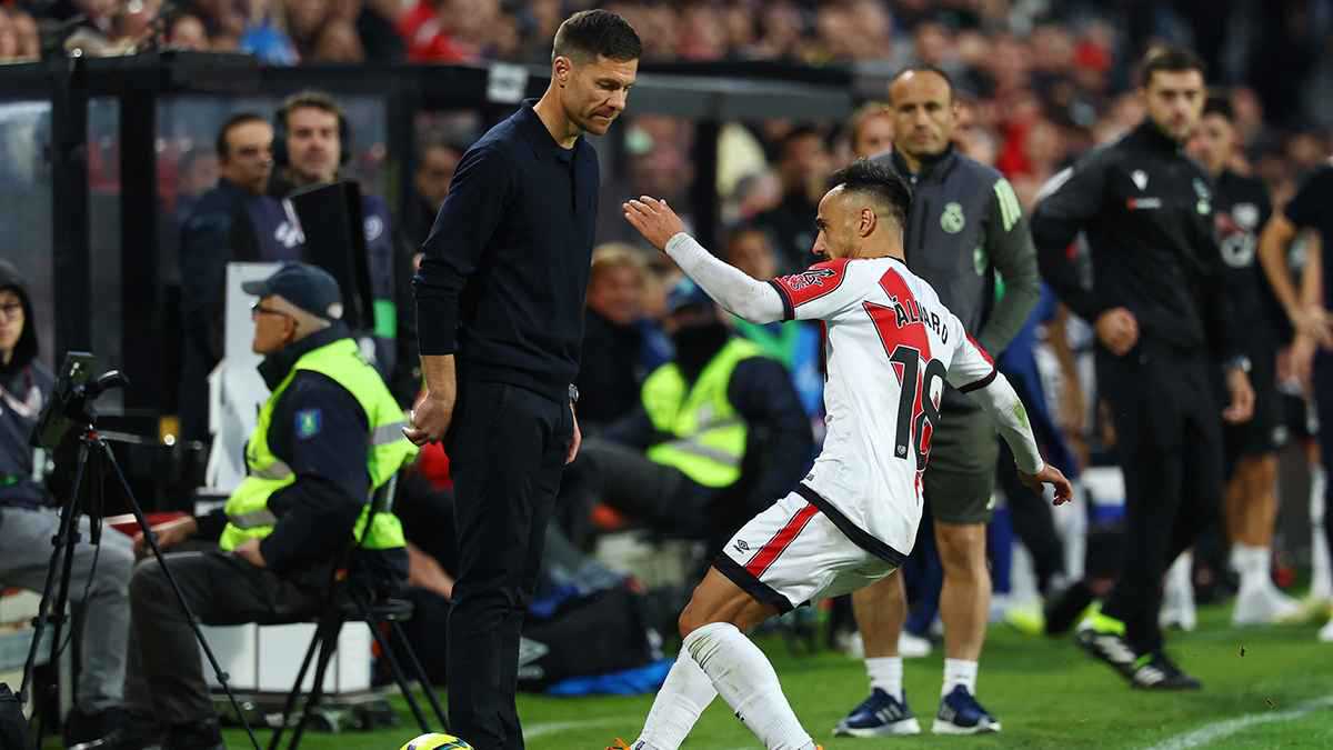 لن تفوز بأي لقب.. جماهير ريال مدريد تنقلب على تشابي ألونسو