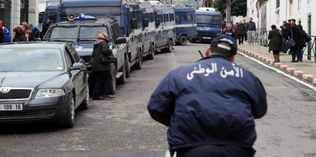 تفكيك خلية بتهمة تجنيد جزائريين  عبر الإنترنت لصالح "داعش"