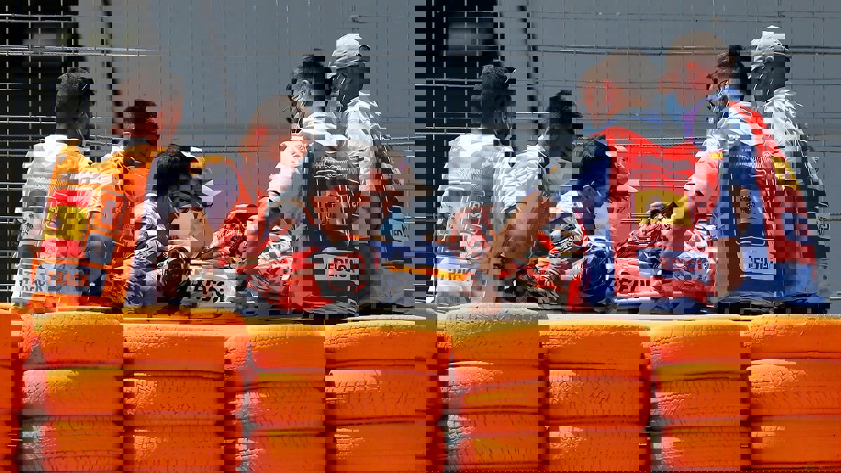 شاهد.. إصابة قوية لمارك ماركيز في سباق إسبانيا (فيديو وصور)