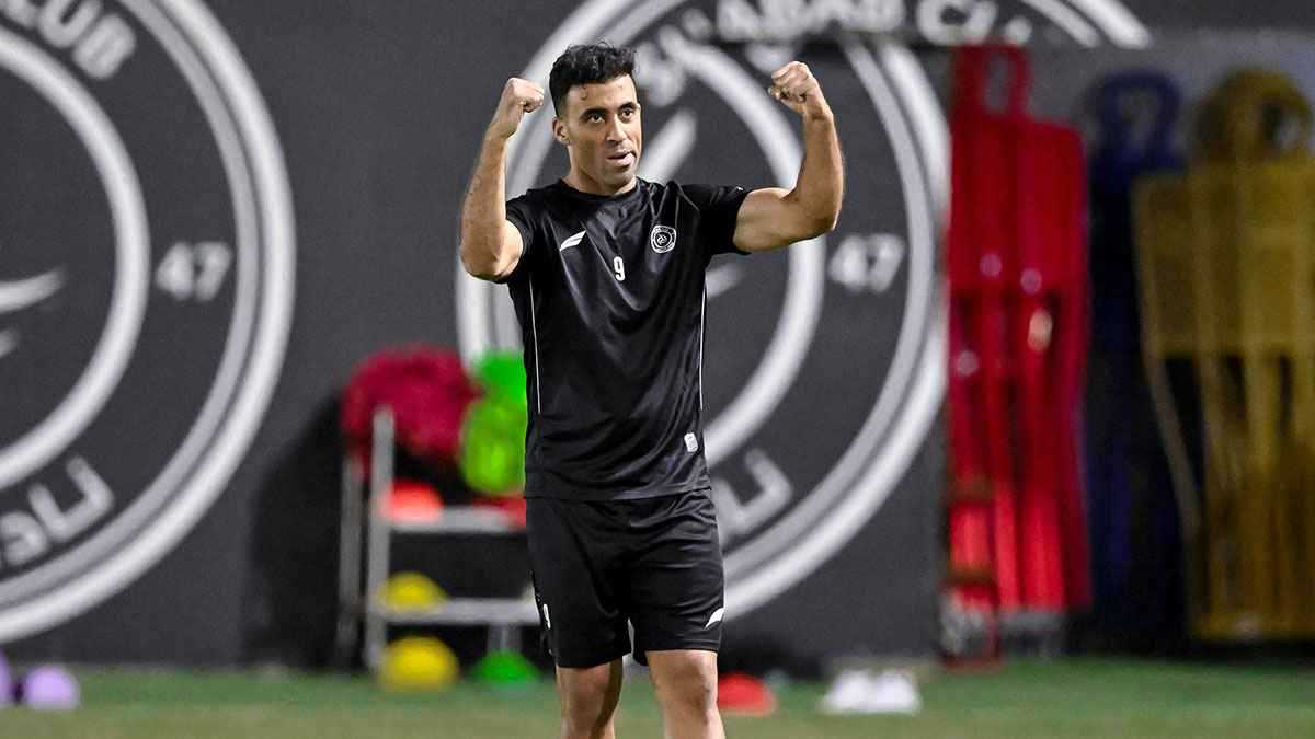 بعد لعبه لنادي الهلال.. هل مشاركة عبد الرزاق حمدالله مع الشباب "قانونية"؟