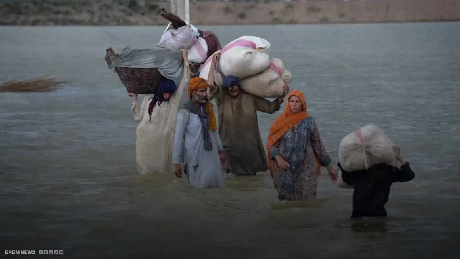 مئات القتلى والمفقودين.. فيضانات مرعبة تضرب باكستان