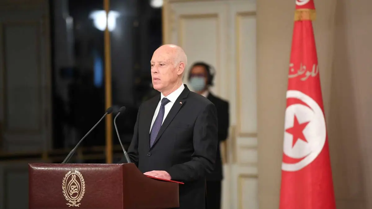 جون أفريك: الغموض ونزعة التفرد يهددان "خريطة طريق" قيس سعيد