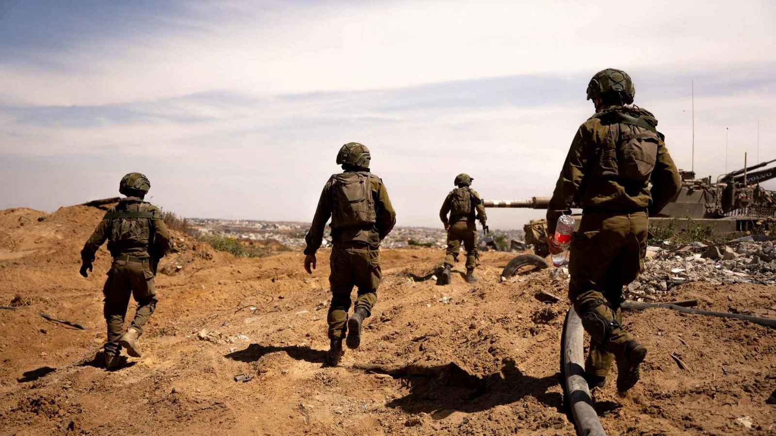 جنود تحت الأنقاض وعمليات إخلاء.. تفاصيل "الكمين القاتل" في خان يونس