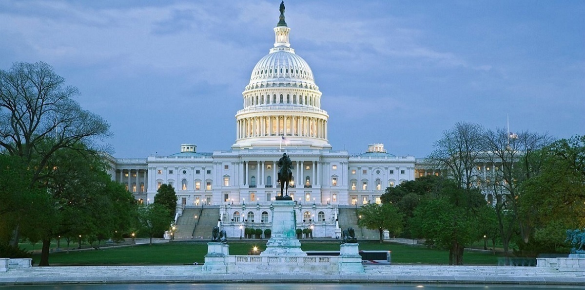 "فيسبوك" تسلم الكونغرس الأمريكي "إعلانات سياسية" بشأن روسيا