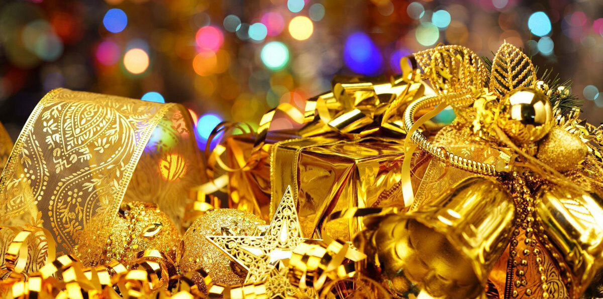 الذهب ينخفض مع صعود الدولار قبيل بيان المركزي الأمريكي