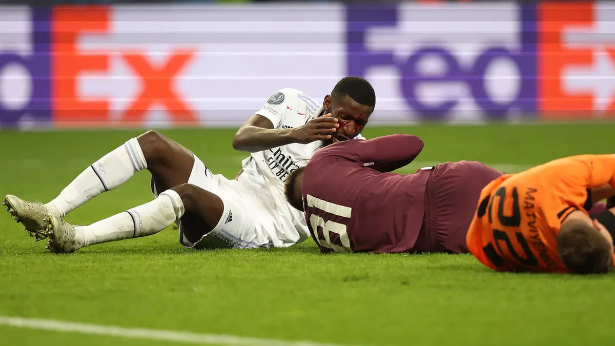 صحف رياضية: "ريال مدريد إلى دور الـ16 بالدماء".. "مبابي سئم ويريد المغادرة".. و"يا لها من سرقة"