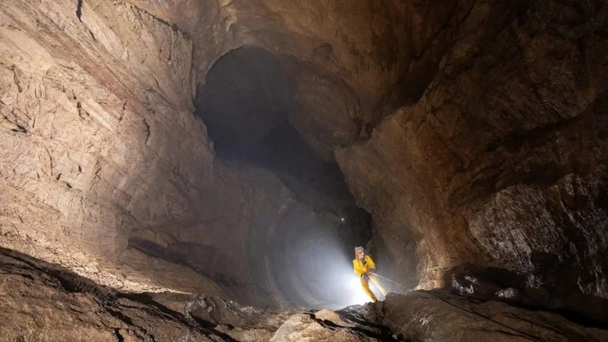 مستكشف يروي تفاصيل مثيرة بعد حصاره 11 يومًا داخل كهف في تركيا