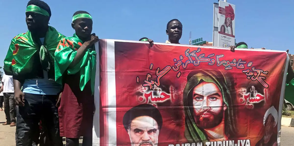 الشيعة بنيجيريا في مواجهات مع الشرطة (صور)