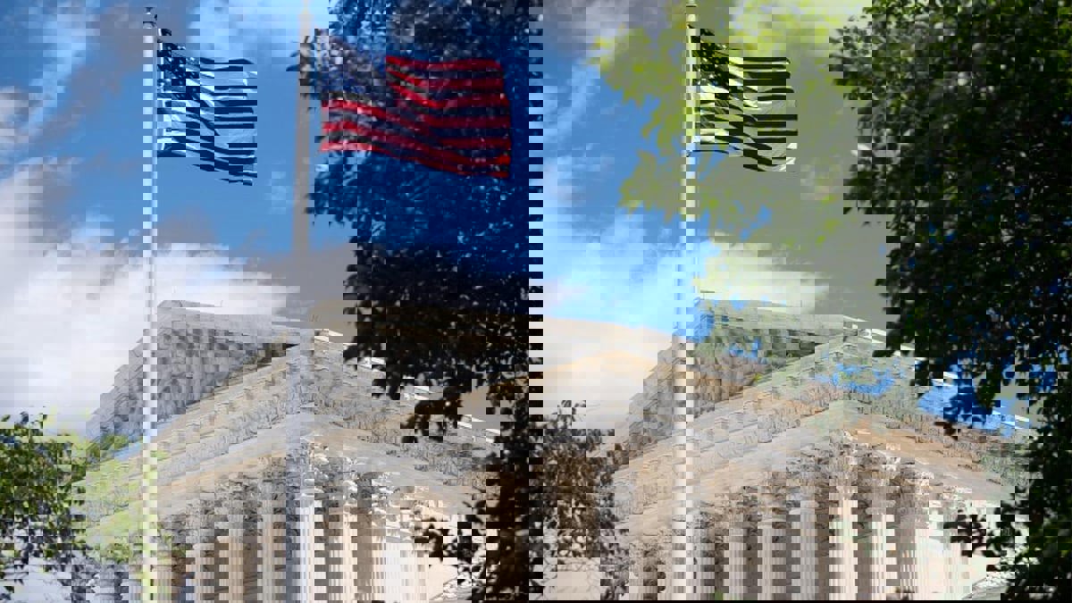 اعتقال مسلح قرب منزل قاض بالمحكمة العليا الأمريكية‎‎