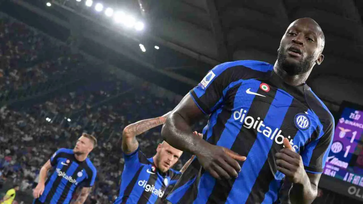 لوكاكو يهاجم صحيفة "ذا صن" بعد نشرها صورة ومعلومات خاطئة عنه 