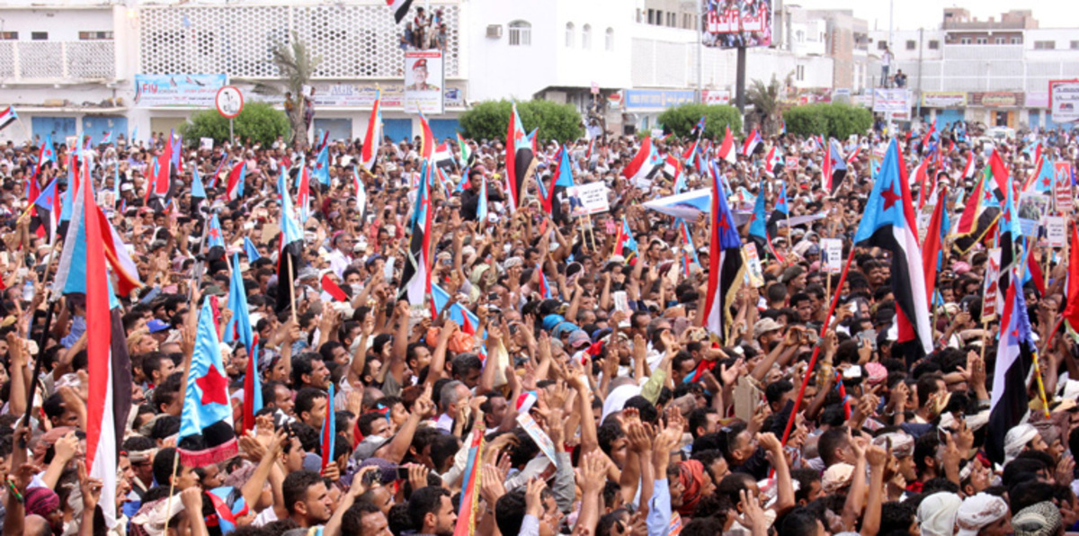 جنوبيو اليمن يقتحمون تريند السعودية بتويتر ردًا على صحيفة عكاظ