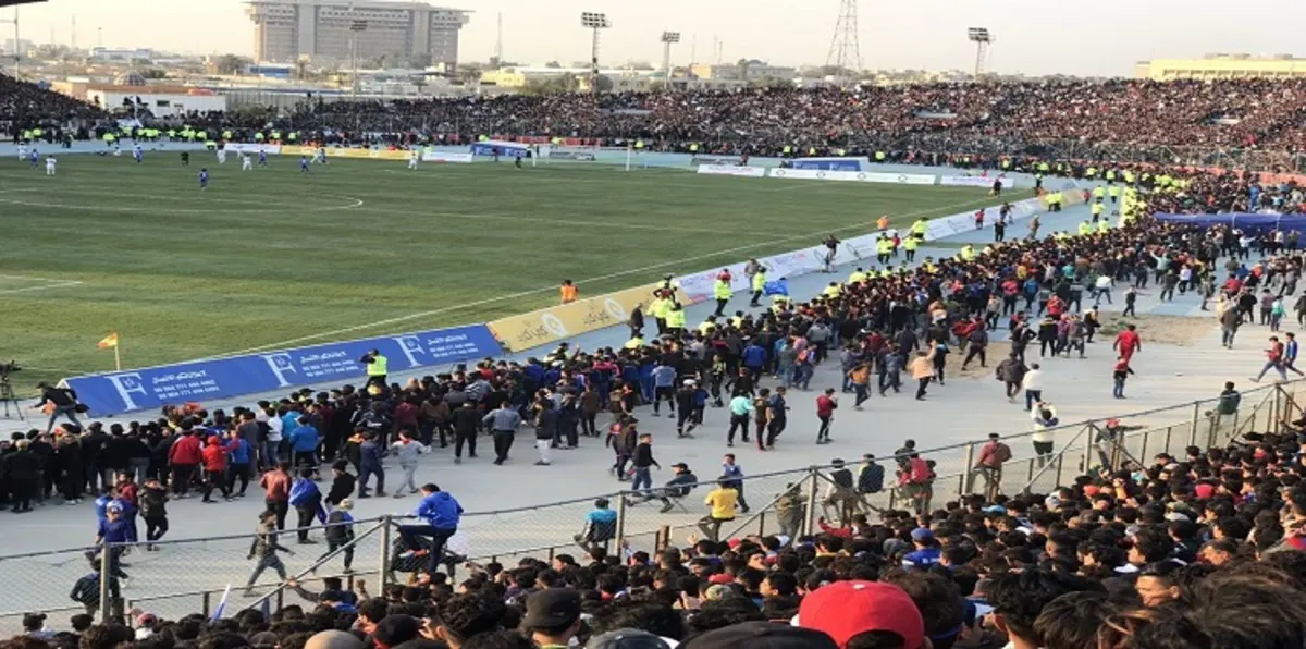 الجميع يخلي مسؤوليته.. من المسؤول عن فوضى ديربي العراق؟