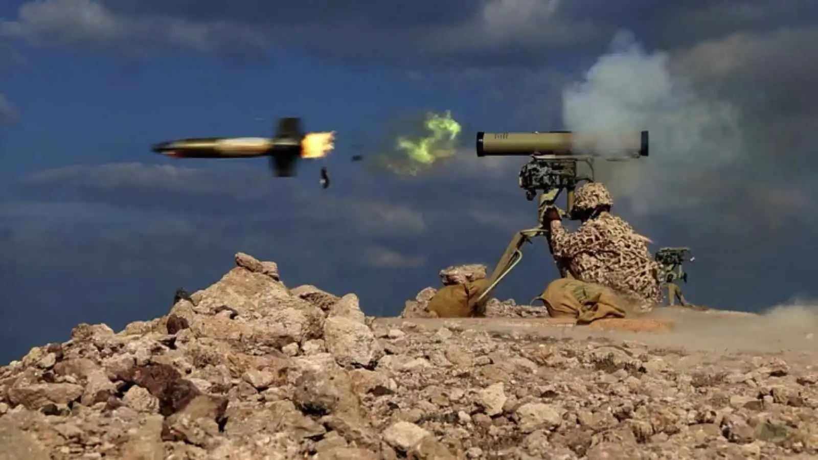 الحرس الثوري الإيراني ينفّذ مناورات على السواحل الجنوبية (فيديو وصور)