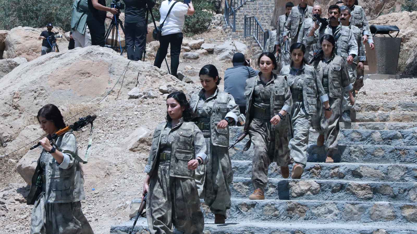 من التصفية إلى الملاذ الآمن.. ما مصير قادة "العمال الكردستاني" بعد إلقاء السلاح؟