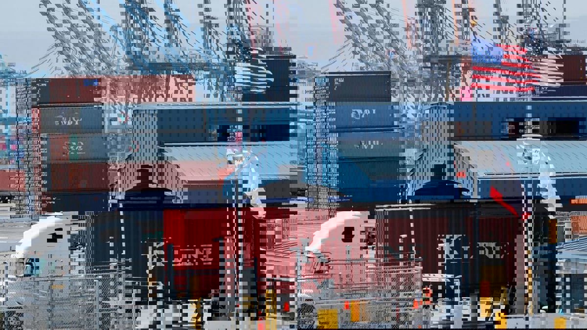 اتساع العجز التجاري الأمريكي بقدر هائل في أبريل