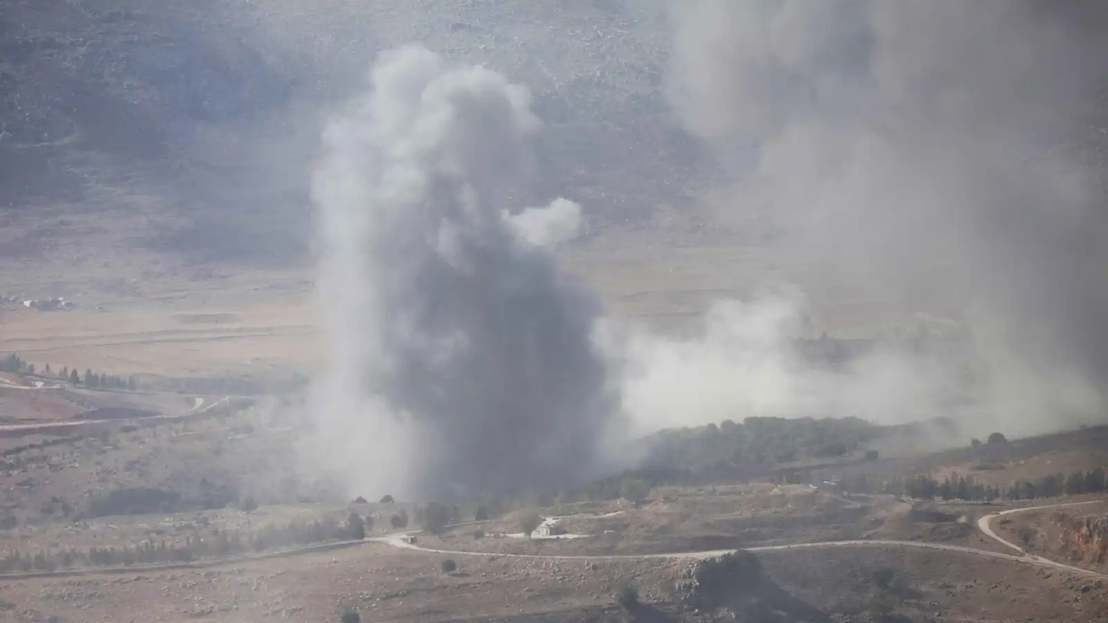 لبنان.. سلسلة غارات إسرائيلية على قرى في النبطية وبنت جبيل