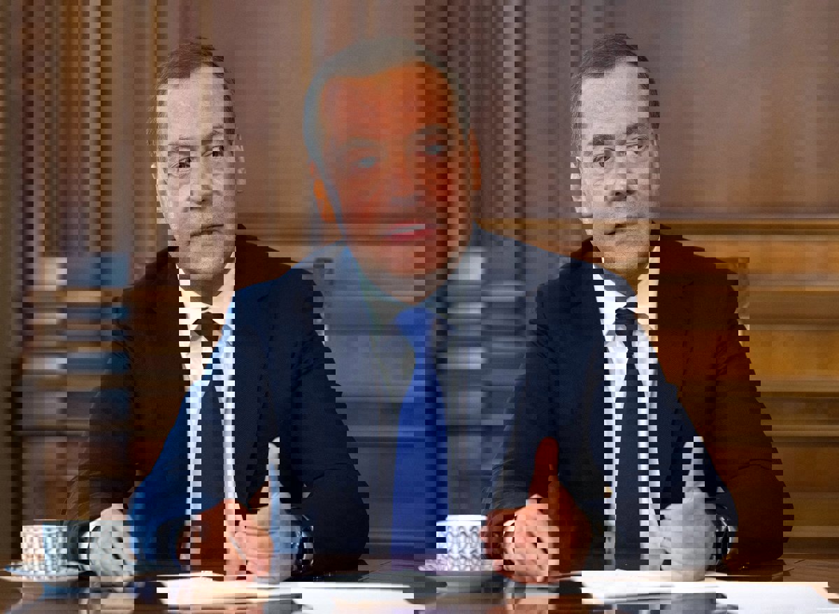 ميدفيديف: المحتجون عند مراكز الاقتراع "خونة"