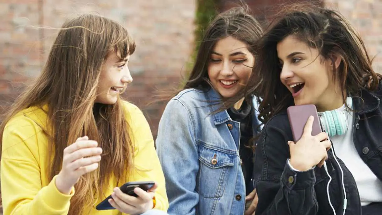 "أفضل" التطبيقات التي قام جيل "Z" بتحميلها في 2024