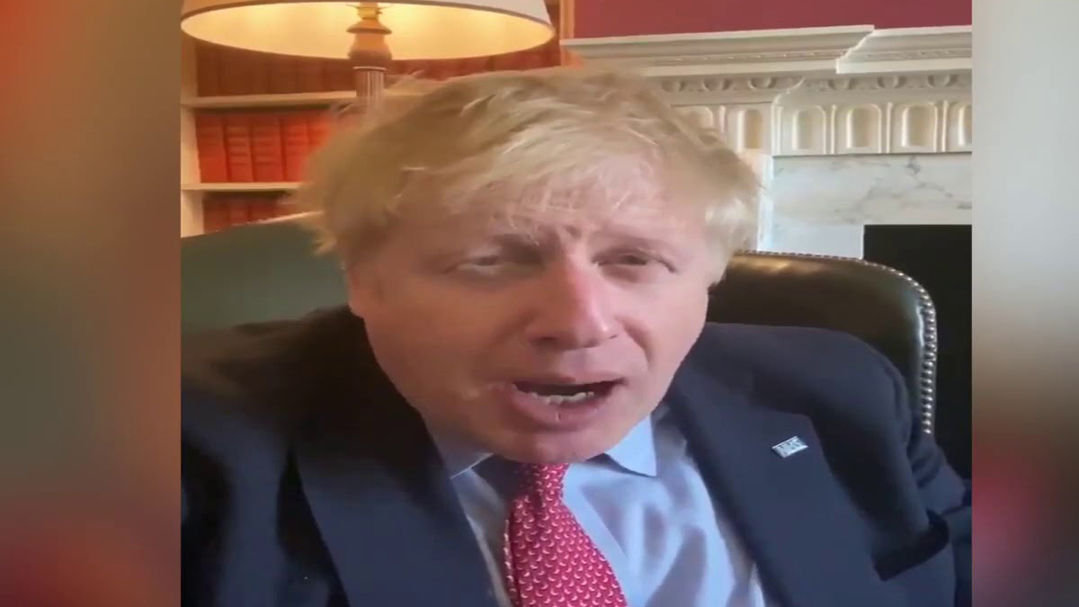 جونسون ينقل عدوى كورونا لمصوره الخاص