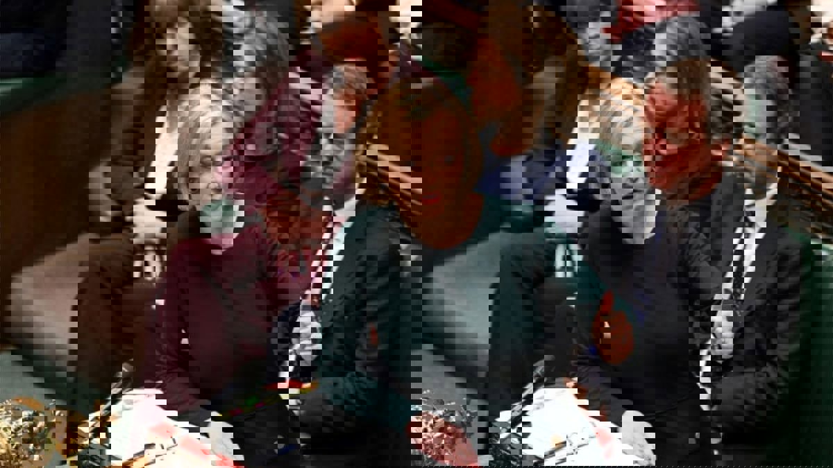 تراس مخاطبةً زعيم المعارضة البريطانية: أنا مقاتلة ولن أتنحى