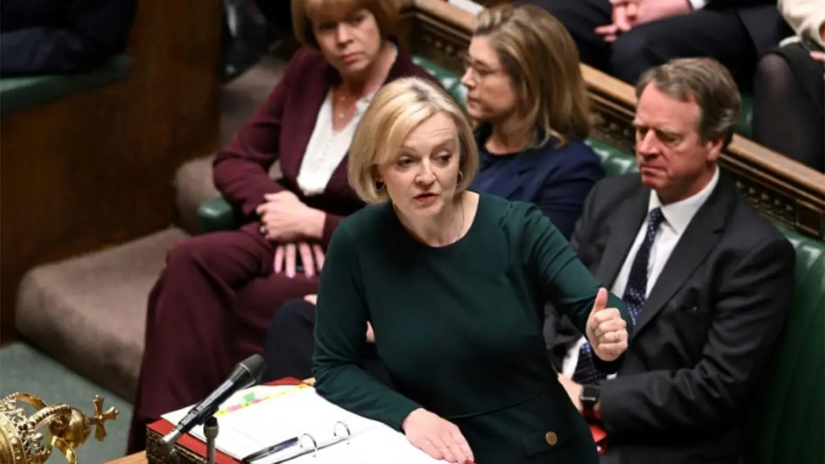 تراس مخاطبةً زعيم المعارضة البريطانية: أنا مقاتلة ولن أتنحى