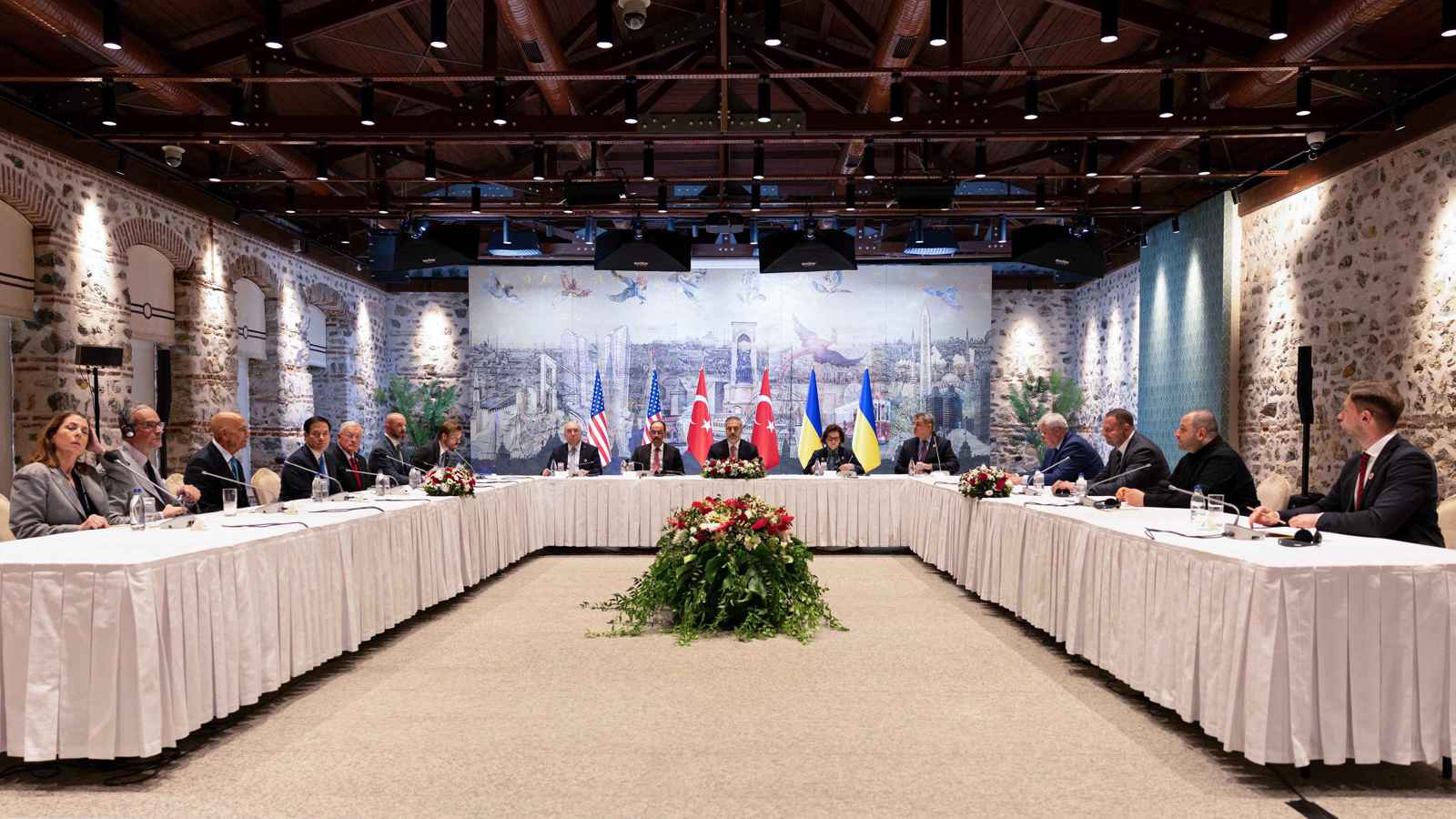 موسكو تتكتم وأوكرانيا تتردد.. "الغموض" يلف المحادثات المقبلة