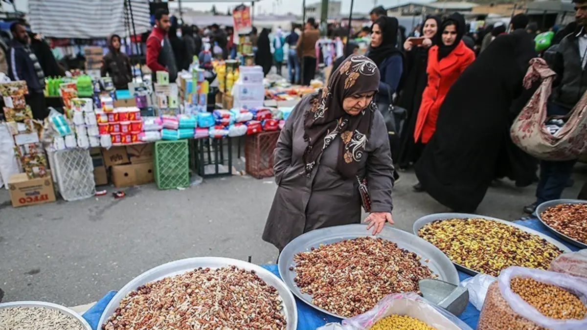 اشتعال أسعار المكسرات يحرم الإيرانيين من طقس موروث في "عيد النيروز"