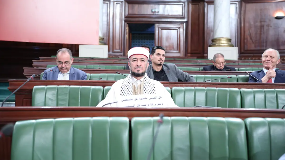 نائب تونسي يثير الجدل لإدانته تزامن امتحان الفرنسية مع صلاة الجمعة