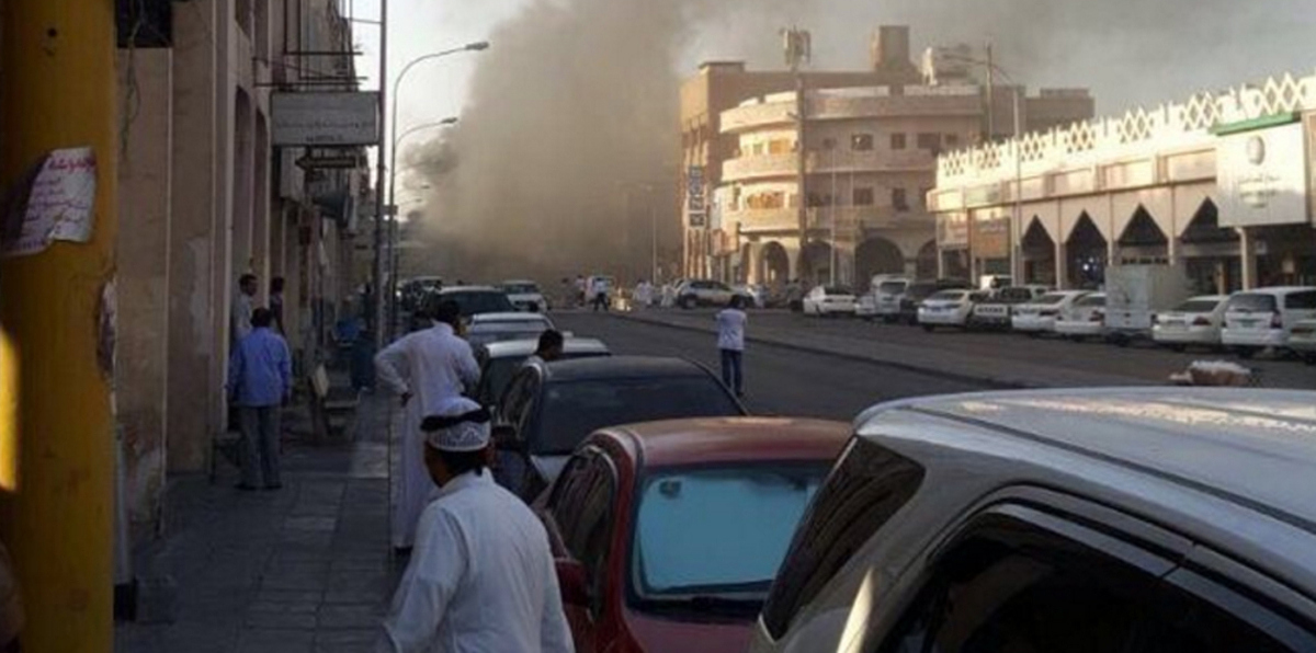 قتيلين بانفجار سيارة وسط سوق "مياس" في القطيف شرق السعودية (فيديو وصور)