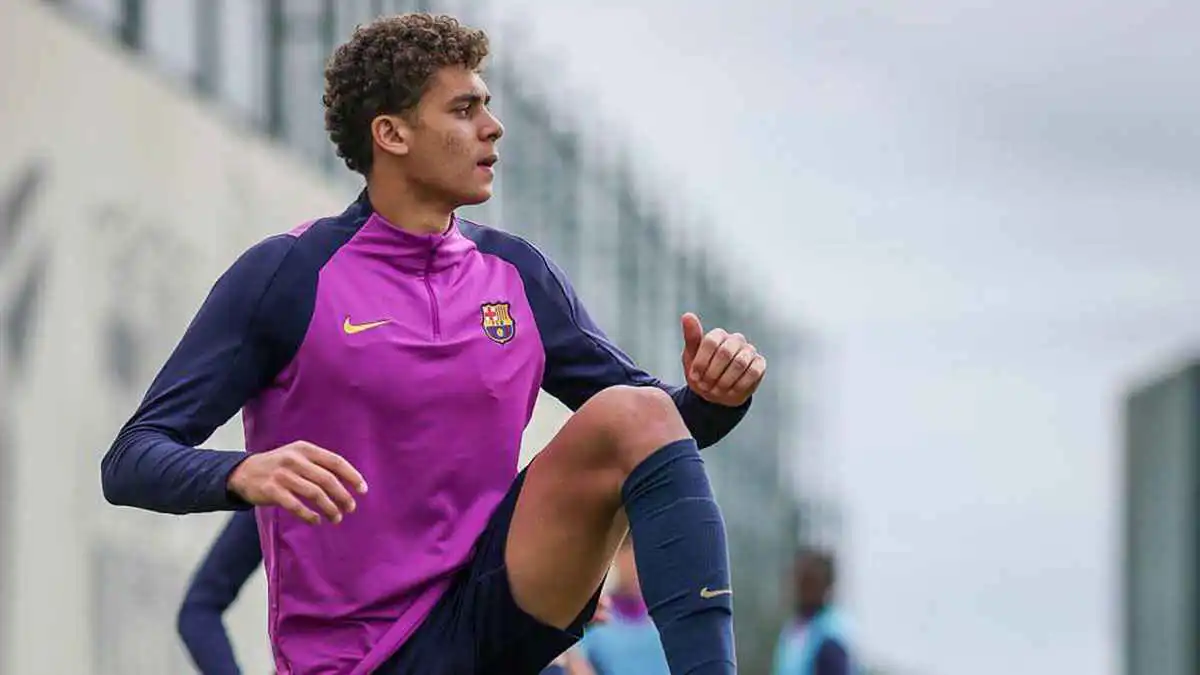 سبب رحيل حمزة عبد الكريم عن برشلونة وعودته إلى القاهرة