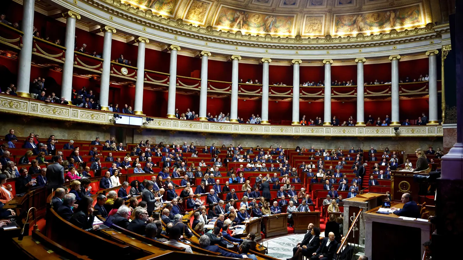 "لوموند": جلسة برلمانية تكشف "هشاشة" الحزب الاشتراكي الفرنسي