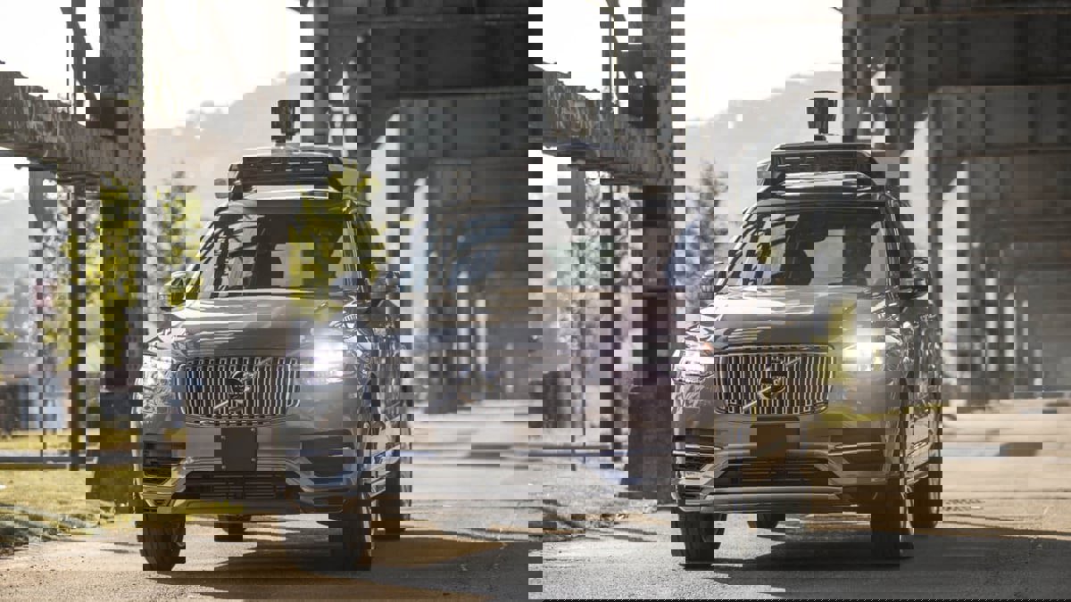 أوبر تطلق خدمة مركبات الأجرة الروبوتية ذاتية القيادة