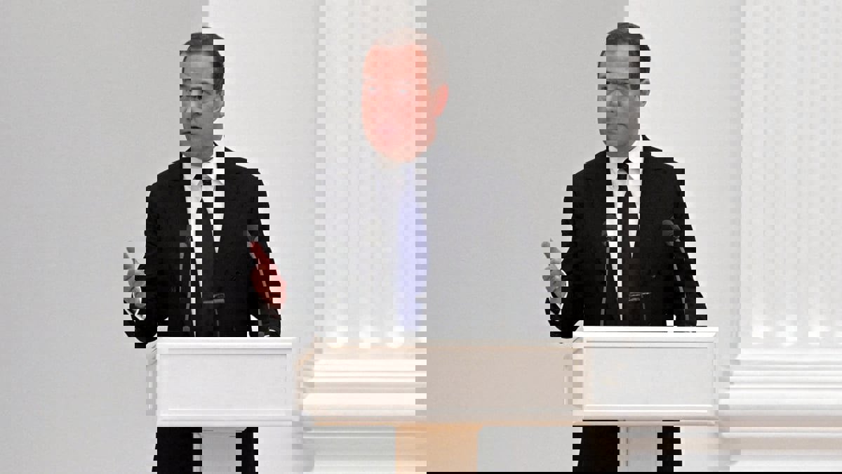 مدفيديف يدعو للرد على عقوبات الغرب بمبدأ "العين بالعين"