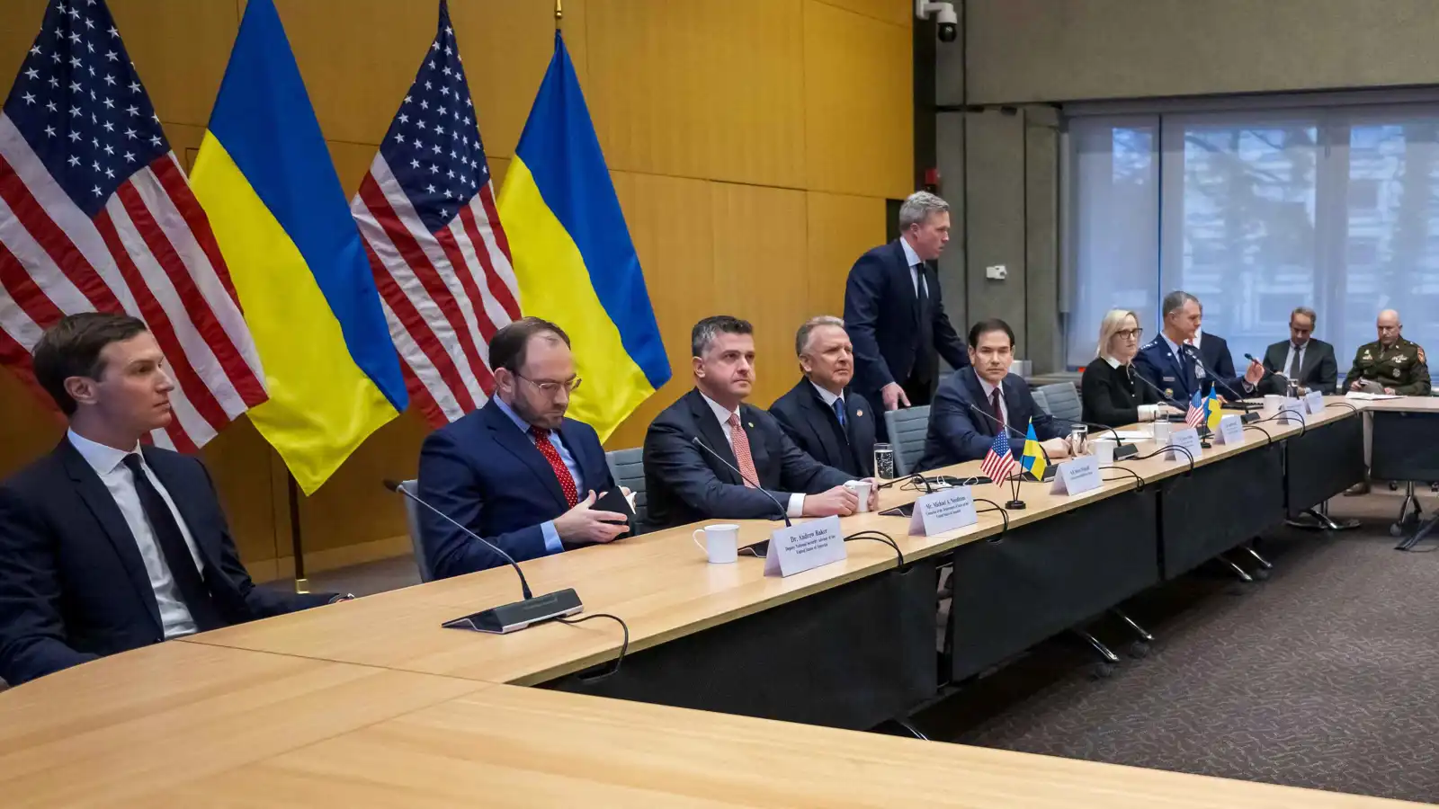 أوروبا تتمرد على خطة ترامب.. اتفاق مضاد ينذر بمواجهة "غير مألوفة"