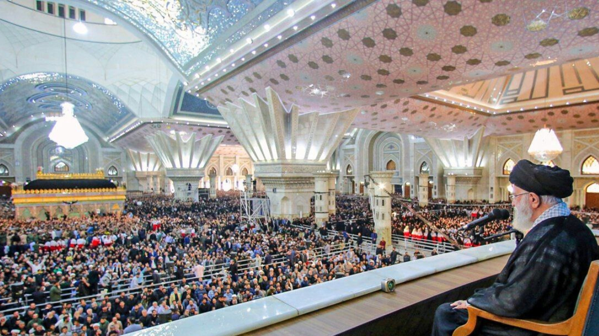 اعتقال لصوص سرقوا مشاركين بإحياء ذكرى وفاة الخميني في إيران