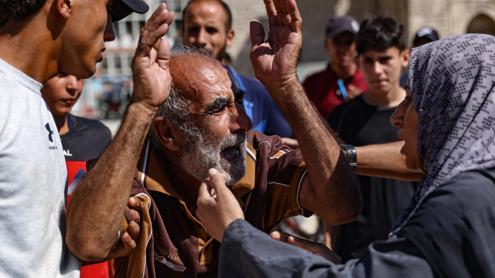 الجيش الإسرائيلي يُخلي "حي الشجاعية" في غزة تمهيداً لاقتحامه