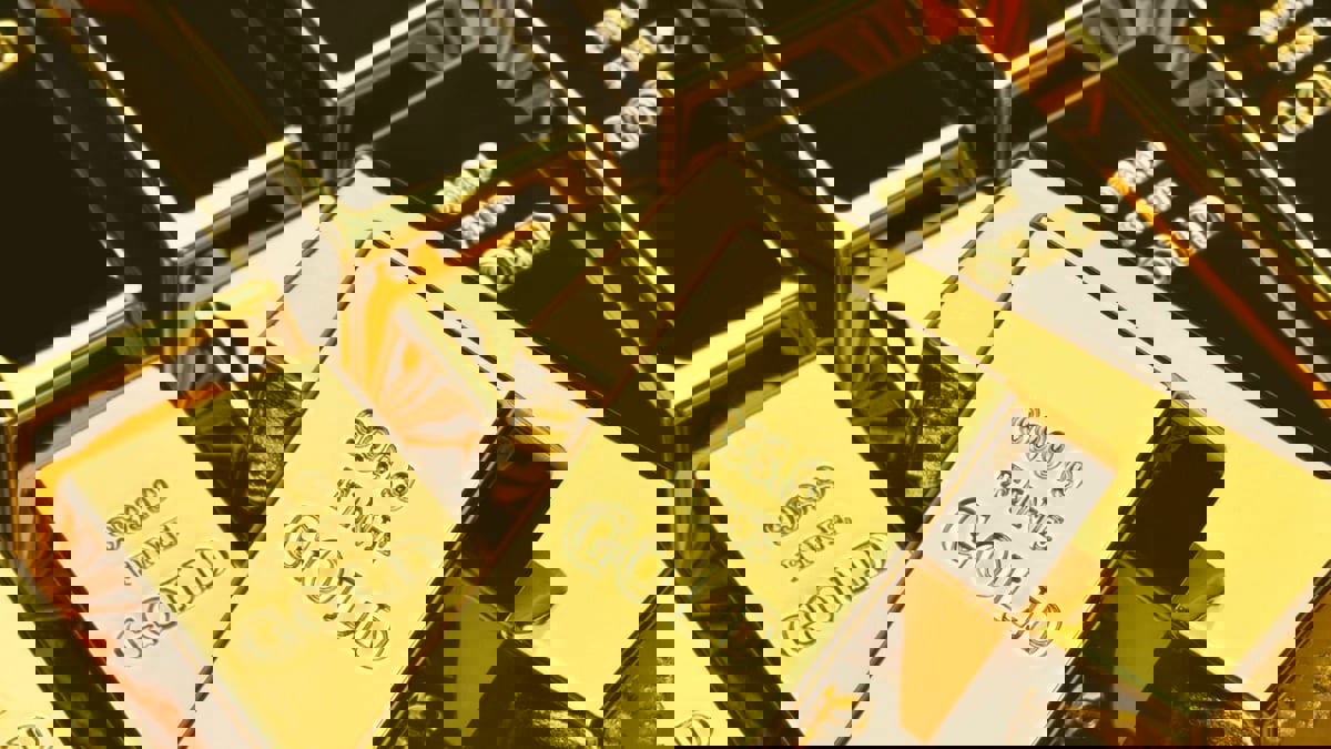 الذهب يتحول للارتفاع في ظل تعاملات متقلبة