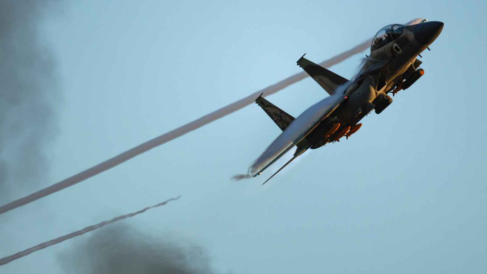 رغم الهدنة.. 4 أسباب دفعت إسرائيل لنقل المعركة مع "حزب الله" إلى سوريا