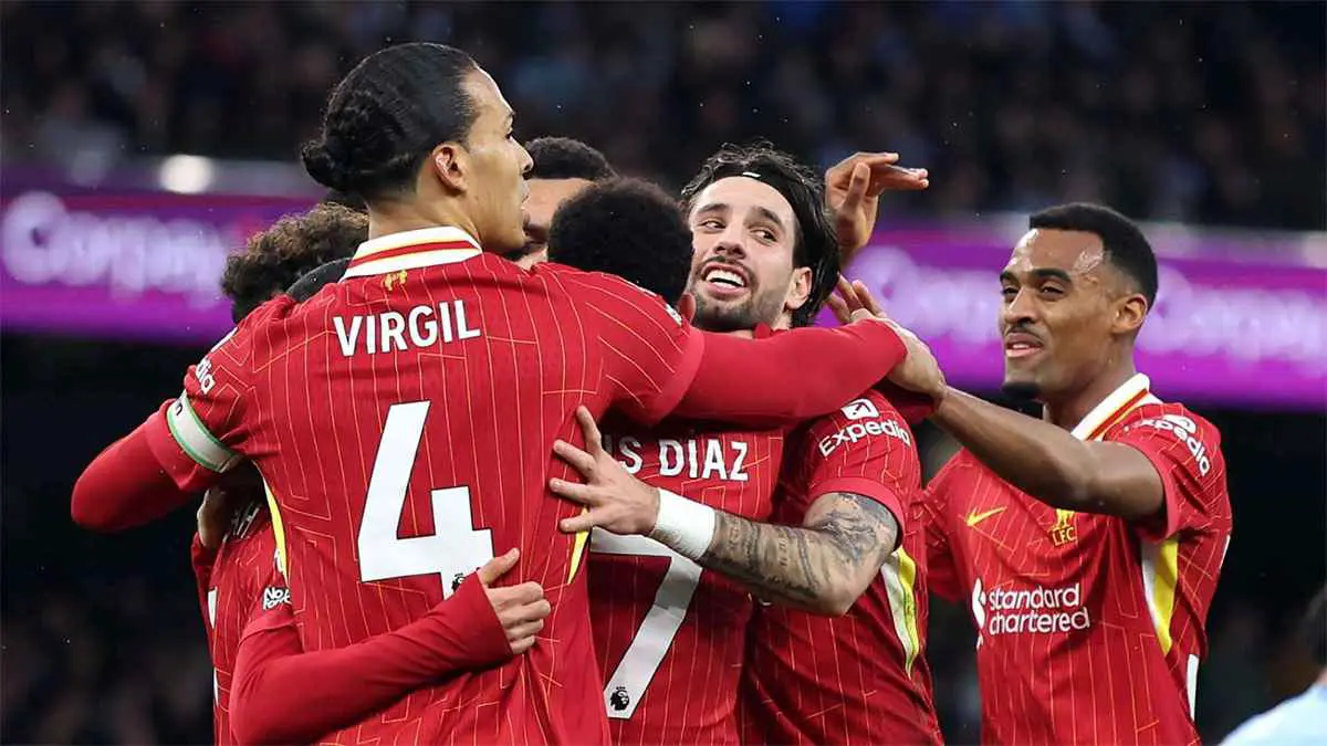 أفضل من تشواميني.. ليفربول يفاوض لاعب خط وسط "مدمرًا"